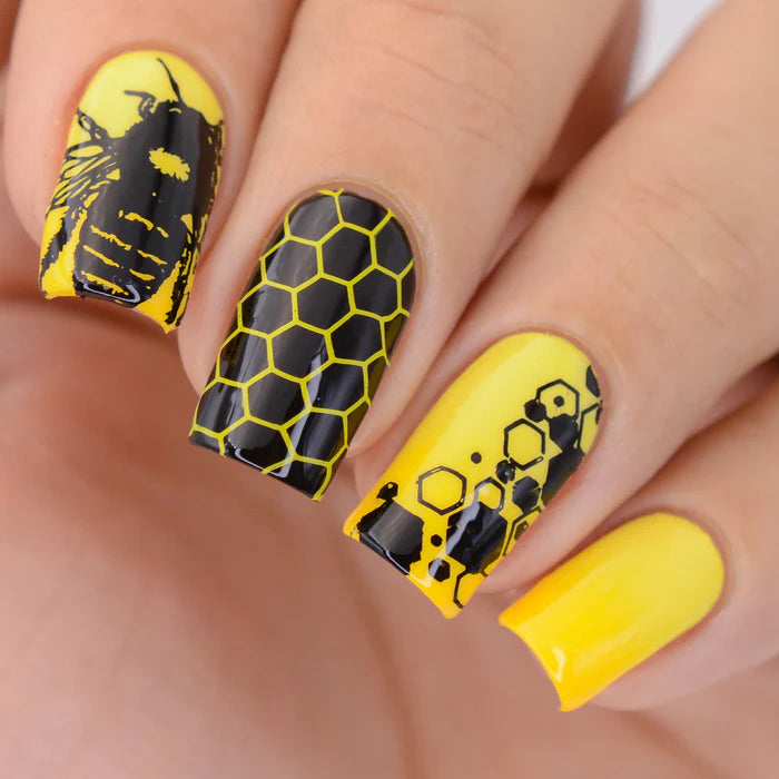 Whats Up Nails - Stamping Plate - Somewhere in Bee-tween